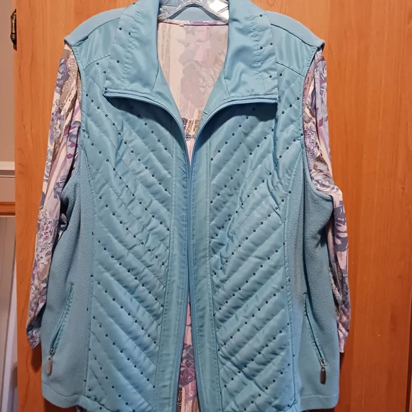 Vintage Penningtons Soft Aqua Quilted Vest with Stud Accents - Picture 2 of 8